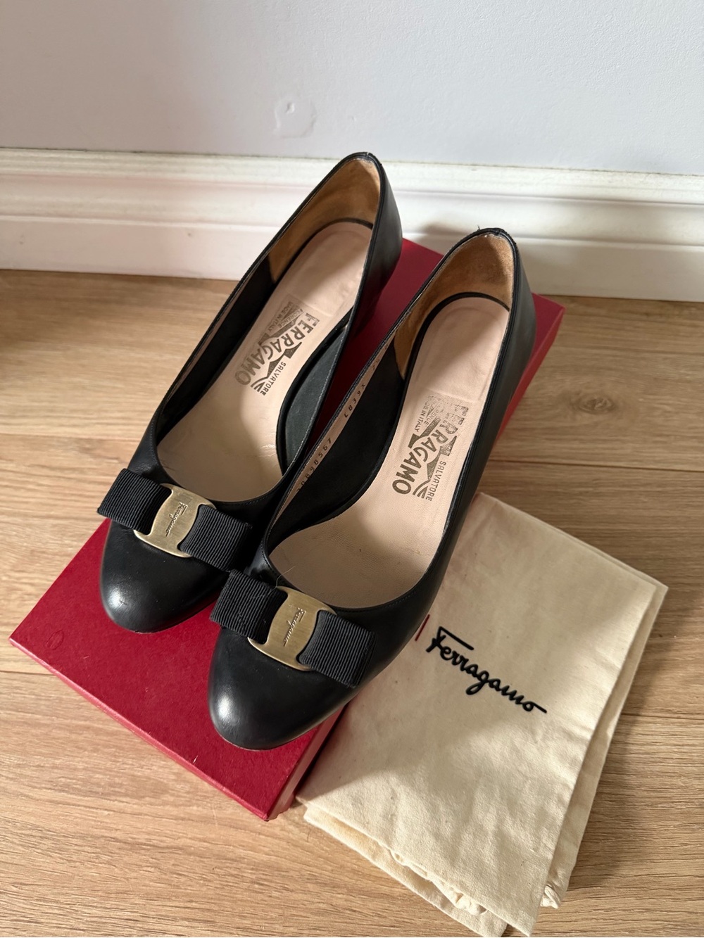 Salvatore Ferragamo Black Leather Vara Bow Pumps Gold Hardware 37.5 Designer